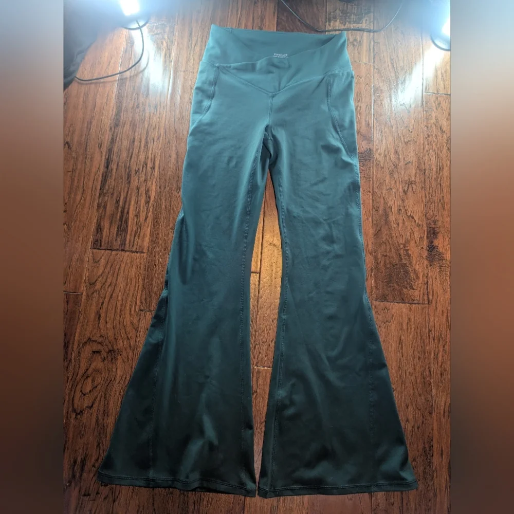 Fabletics Green Boot Cut Pants - Picture 4 of 6